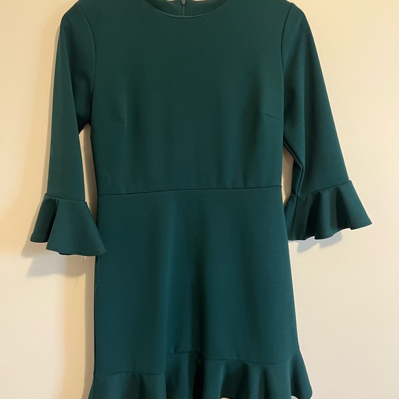 Ruffle long sleeve green dress - Picture 9 of 10